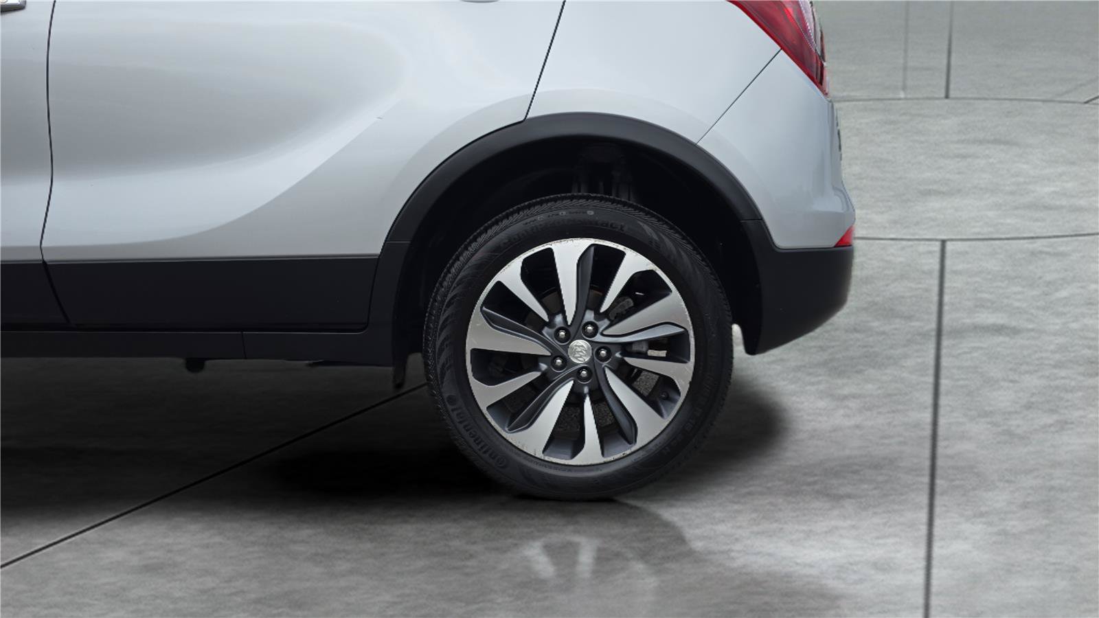 Used 2022 Buick Encore Preferred w/ Safety Package AWD/4WD image 29