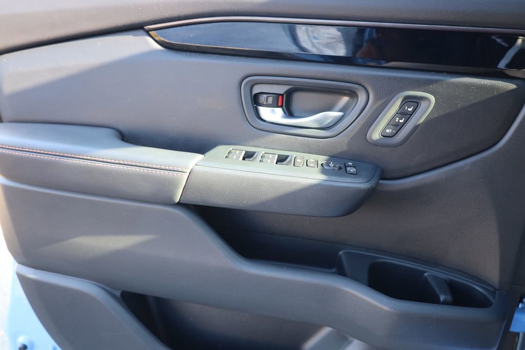 Used 2024 Honda Pilot TrailSport image 11