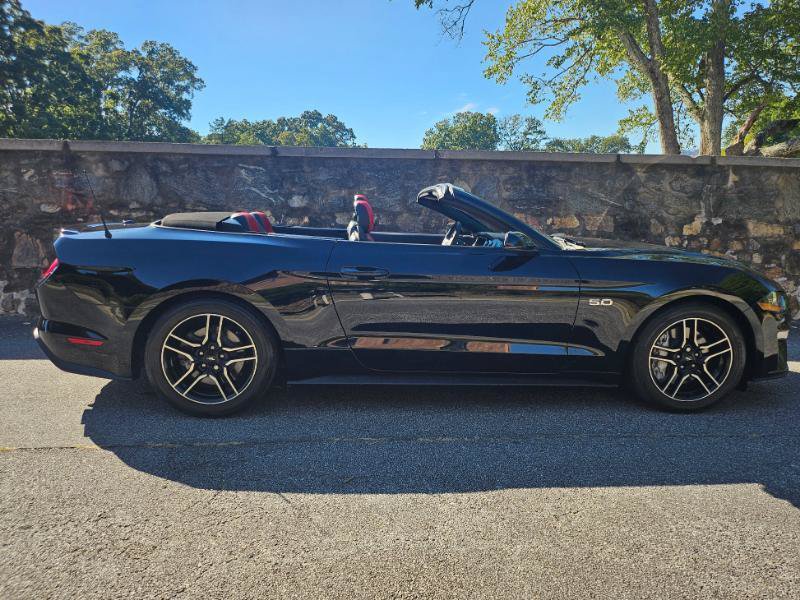Used 2018 Ford Mustang GT Premium w/ Equipment Group 401A RWD image 21