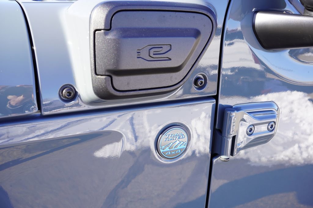 Certified 2025 Jeep Wrangler Unlimited Sahara w/ Safety Group image 14