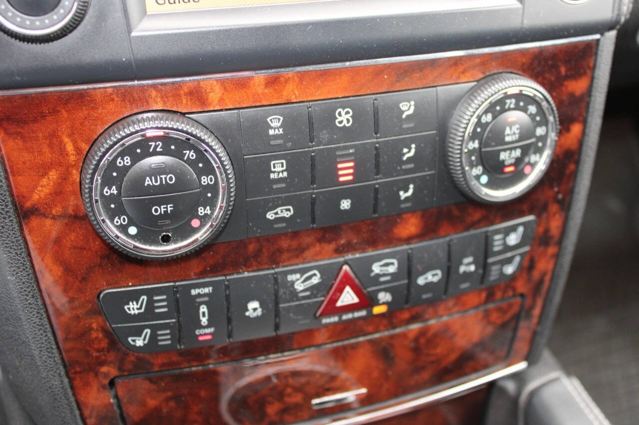 Used 2012 Mercedes-Benz GL 550 GL 550 4MATIC AWD 4dr SUV image 18