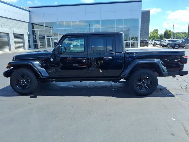 Used 2021 Jeep Gladiator Sport AWD/4WD image 4