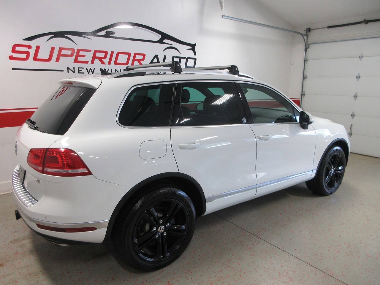 Used 2017 Volkswagen Touareg Wolfsburg Edition AWD/4WD image 5