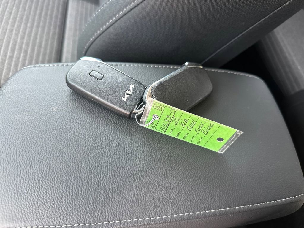 Used 2025 Kia Soul EX image 19