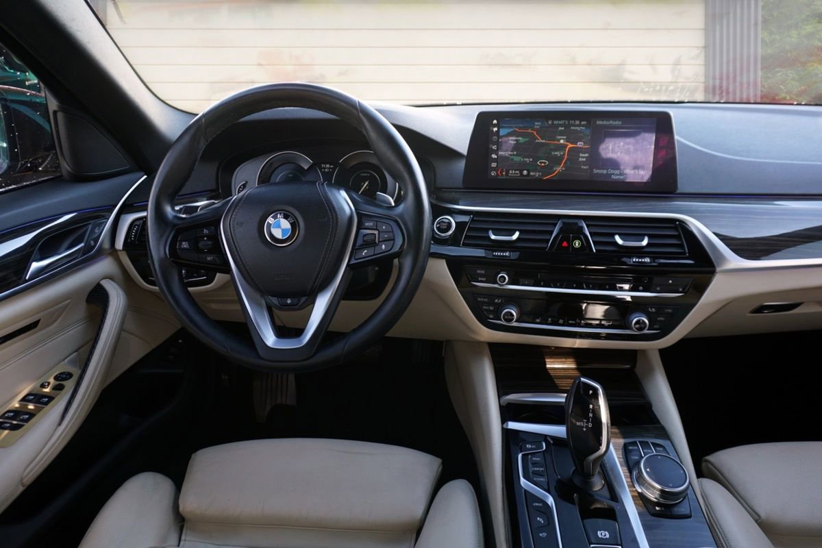 Used 2018 BMW 530e xDrive image 22