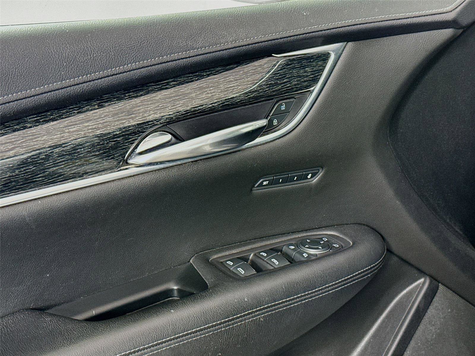 Used 2020 Cadillac XT5 Premium Luxury image 9