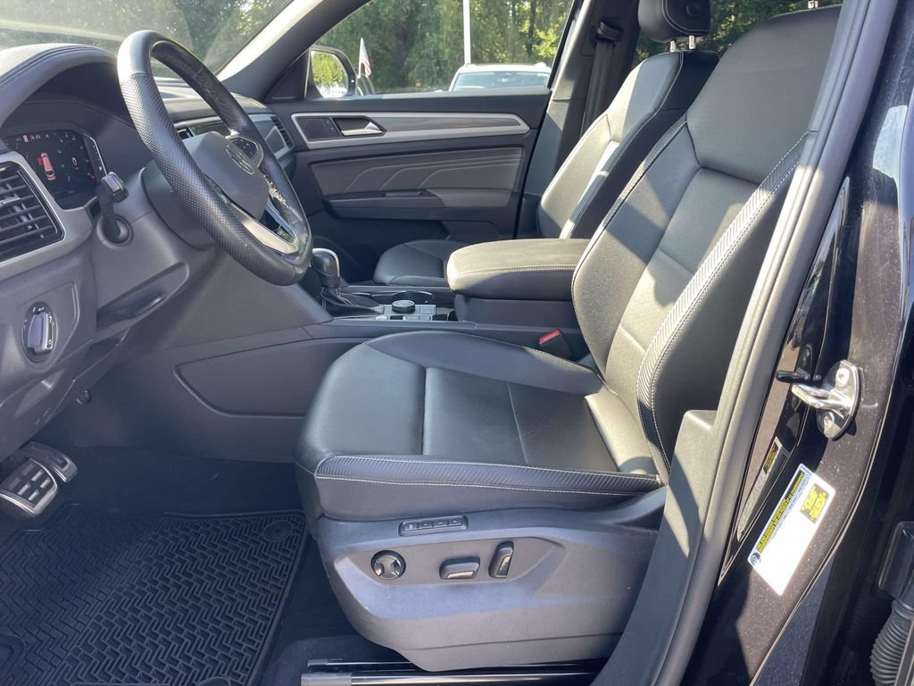 Certified 2023 Volkswagen Atlas Cross Sport SEL R-Line AWD/4WD image 15