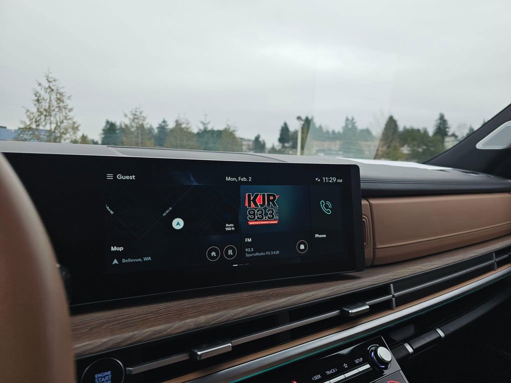 Used 2025 Hyundai Santa Fe Limited w/ Tow & Go Package image 28