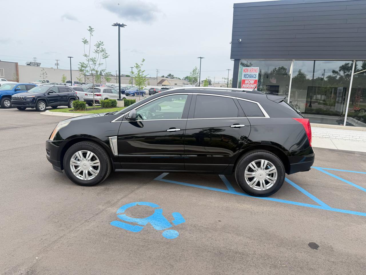 Used 2013 Cadillac SRX Luxury FWD image 8