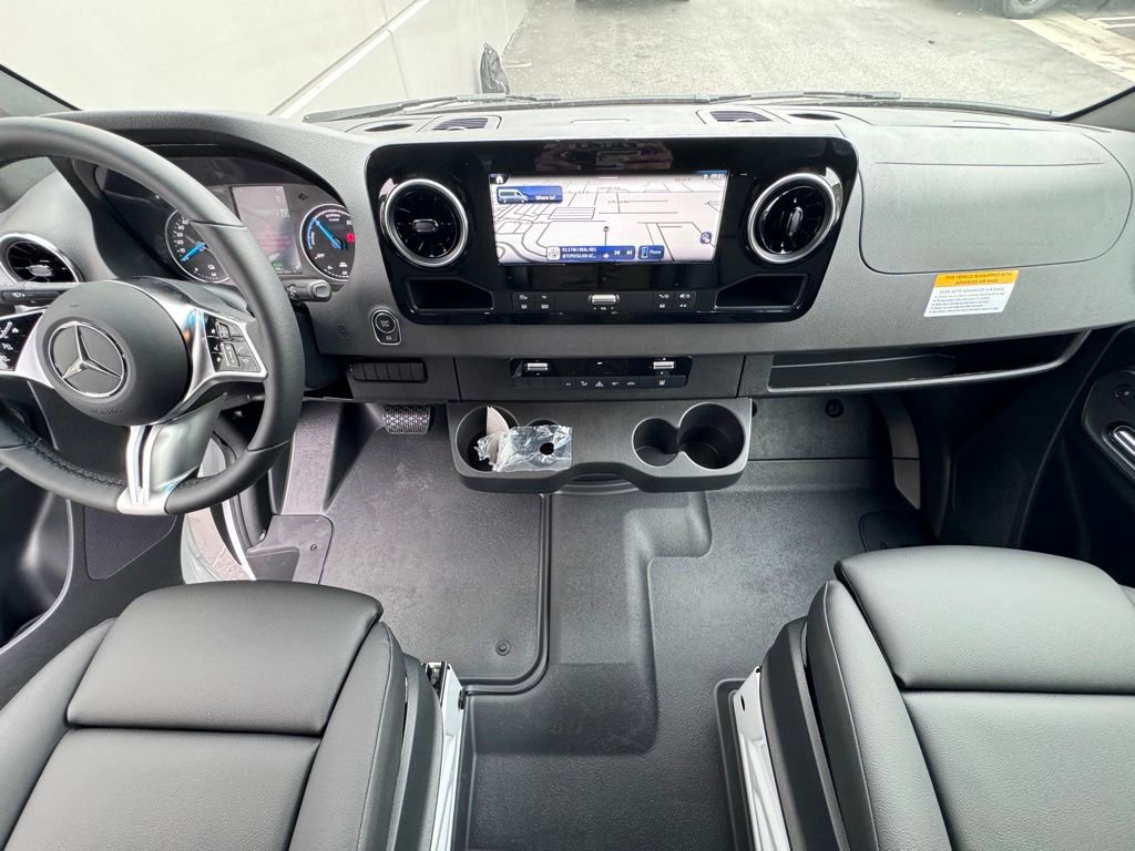 Used 2024 Mercedes-Benz eSprinter 170 Cargo image 27