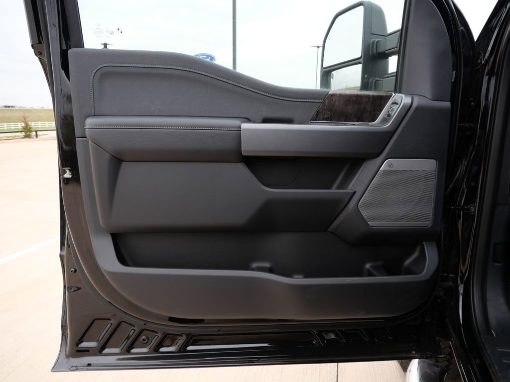 New 2026 Ford F250 Lariat image 17