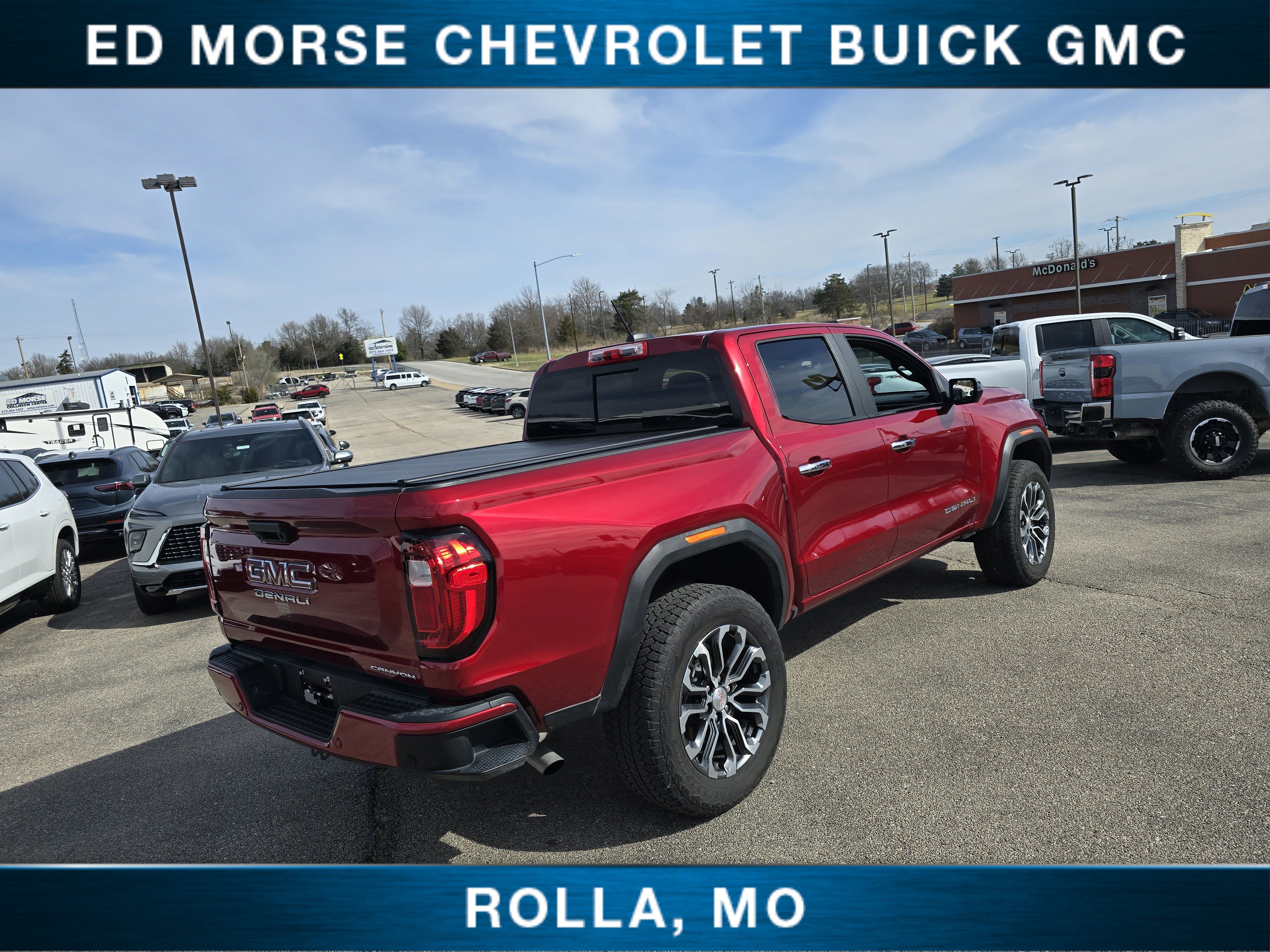 Used 2023 GMC Canyon Denali image 3