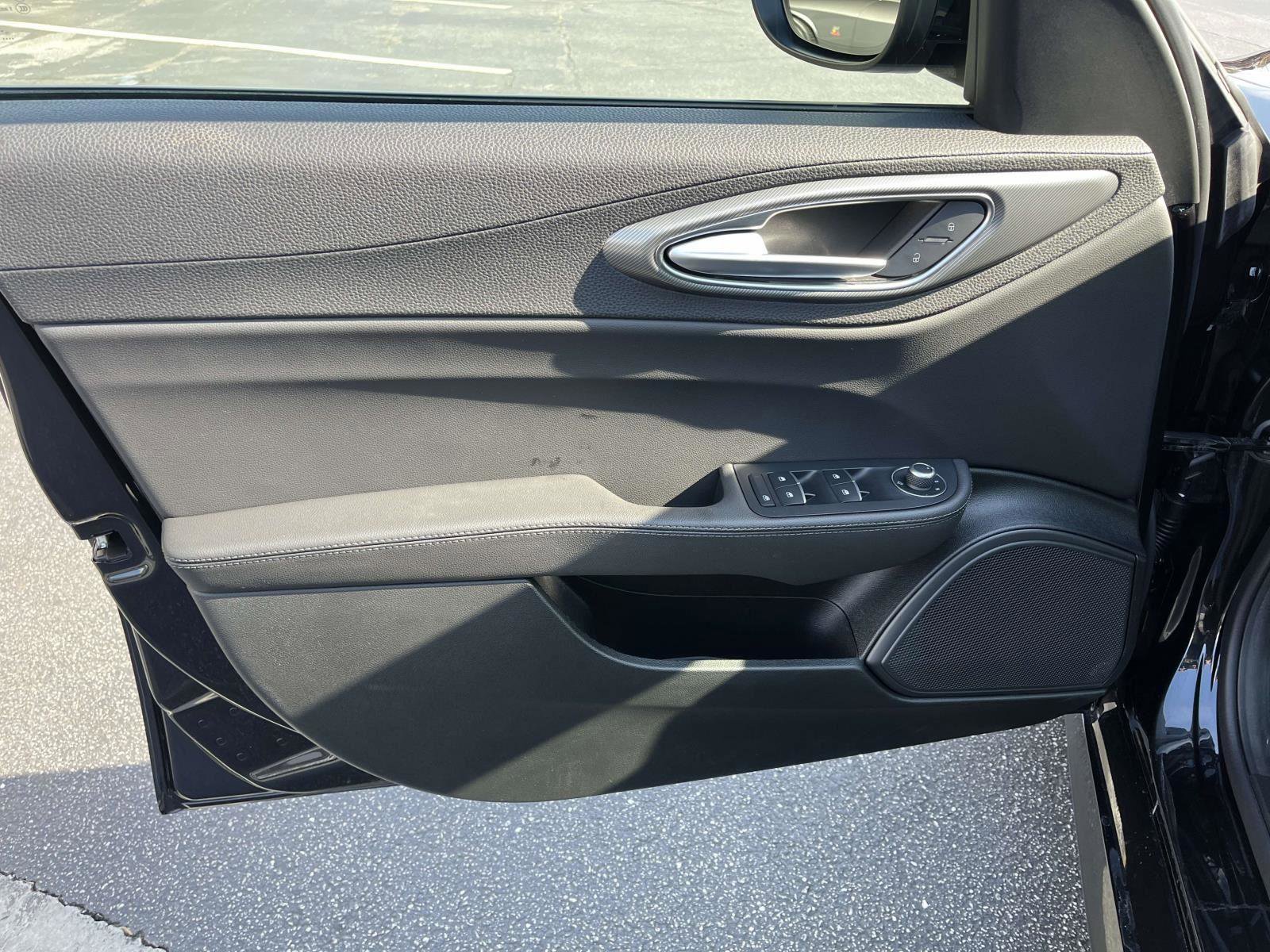 Used 2024 Alfa Romeo Giulia Veloce image 17