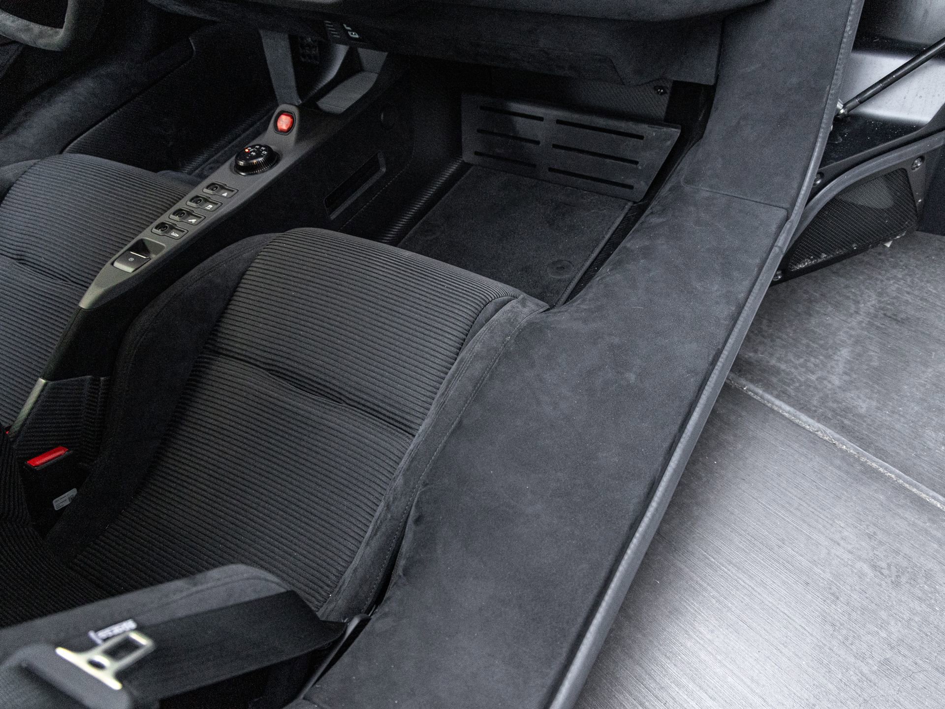 Used 2018 Ford GT image 37
