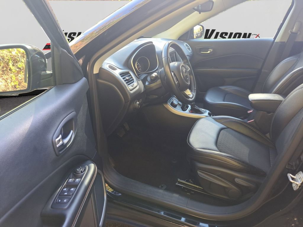 Used 2019 Jeep Compass Latitude image 9