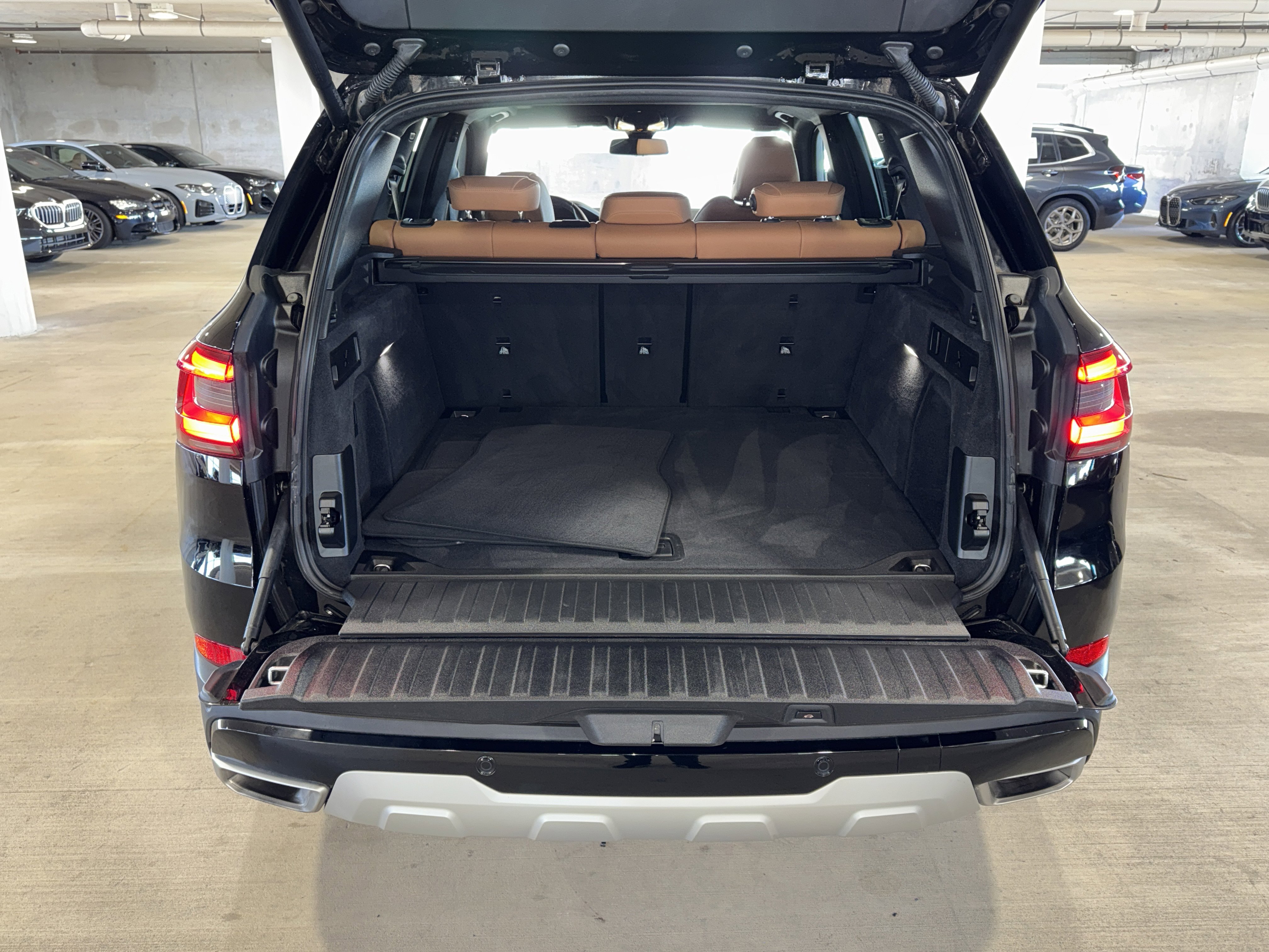 Used 2023 BMW X5 xDrive40i w/ Premium Package image 13