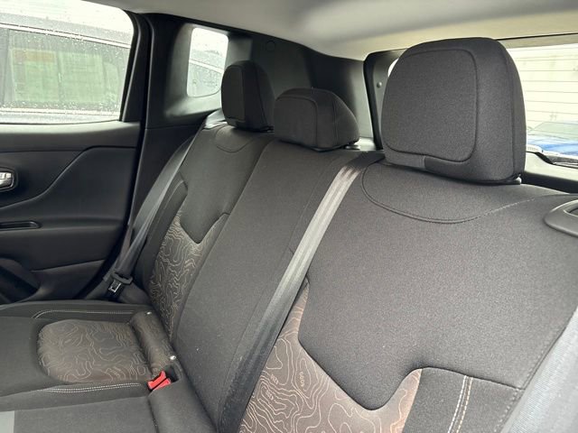 Used 2023 Jeep Renegade Latitude image 10