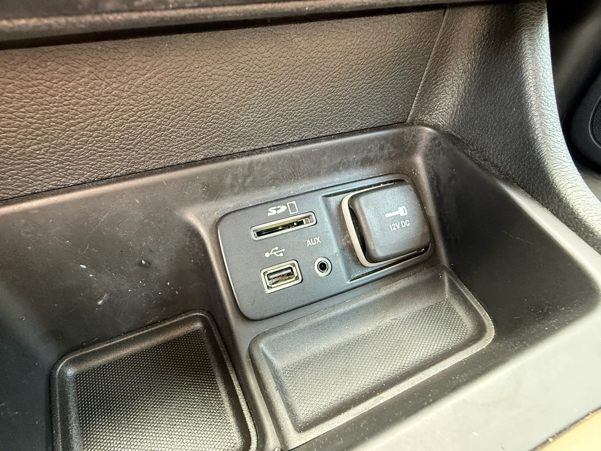 Used 2014 Jeep Cherokee Latitude image 23