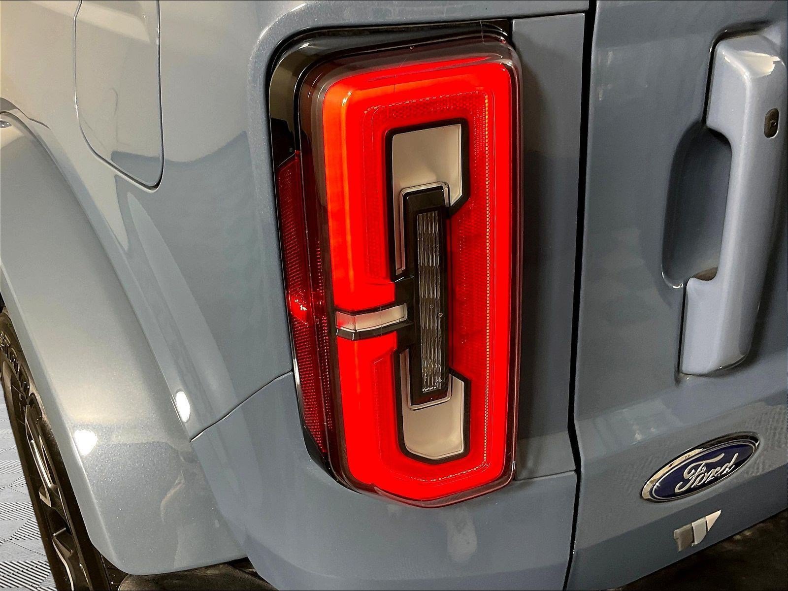 Used 2024 Ford Bronco Outer Banks AWD/4WD image 23