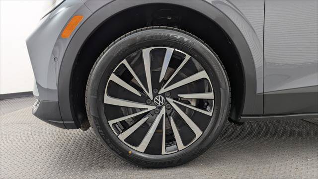 Used 2023 Volkswagen ID.4 Pro S Plus AWD/4WD image 29