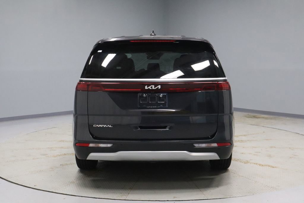 Used 2024 Kia Carnival LX FWD image 11