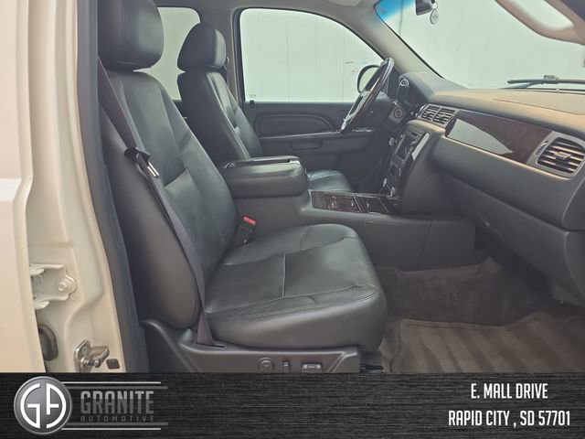 Used 2011 GMC Yukon Denali image 38