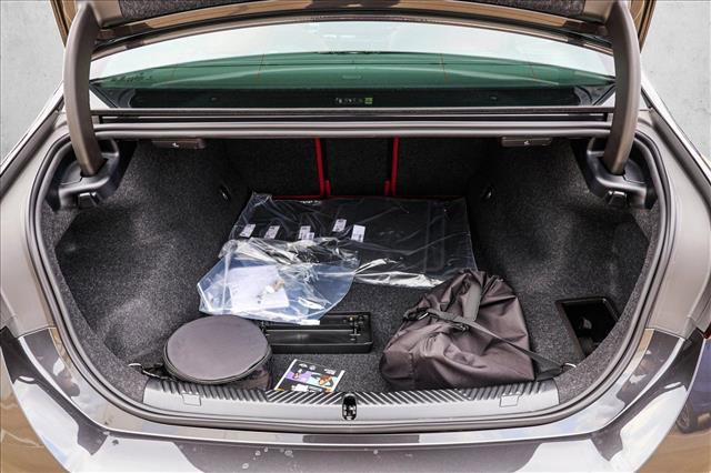 New 2026 BMW 550e xDrive image 22