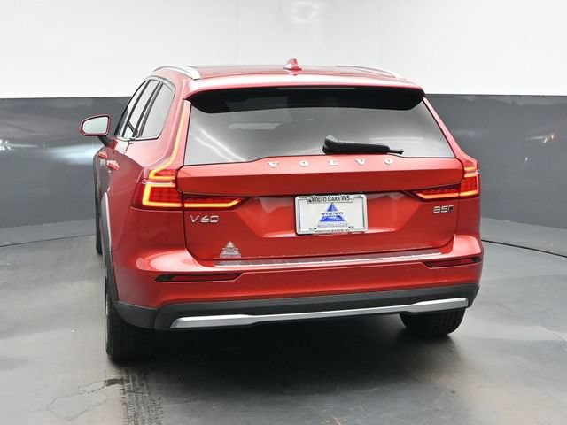 Used 2024 Volvo V60 B5 Cross Country Plus w/ Climate Package AWD/4WD image 7