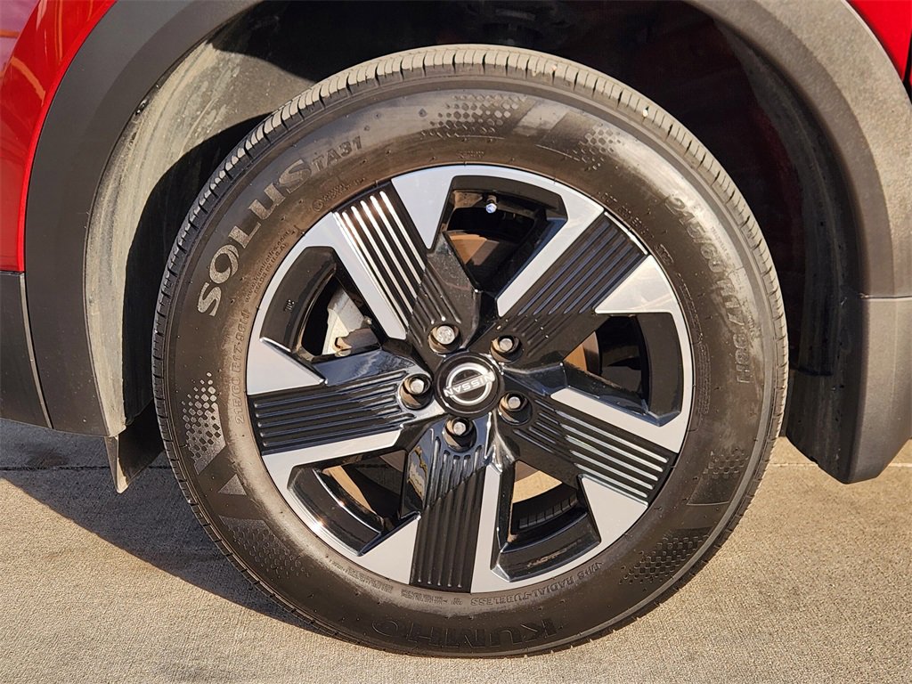 Used 2025 Nissan Kicks SV image 12