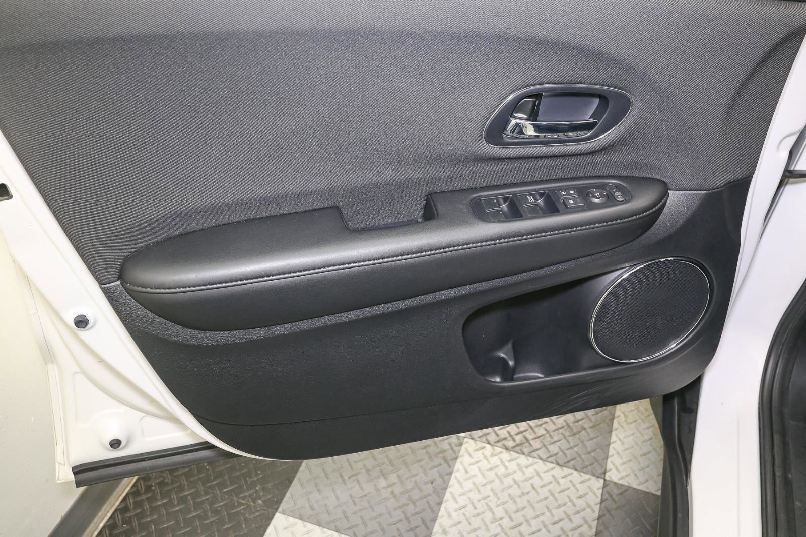 Used 2022 Honda HR-V EX image 41