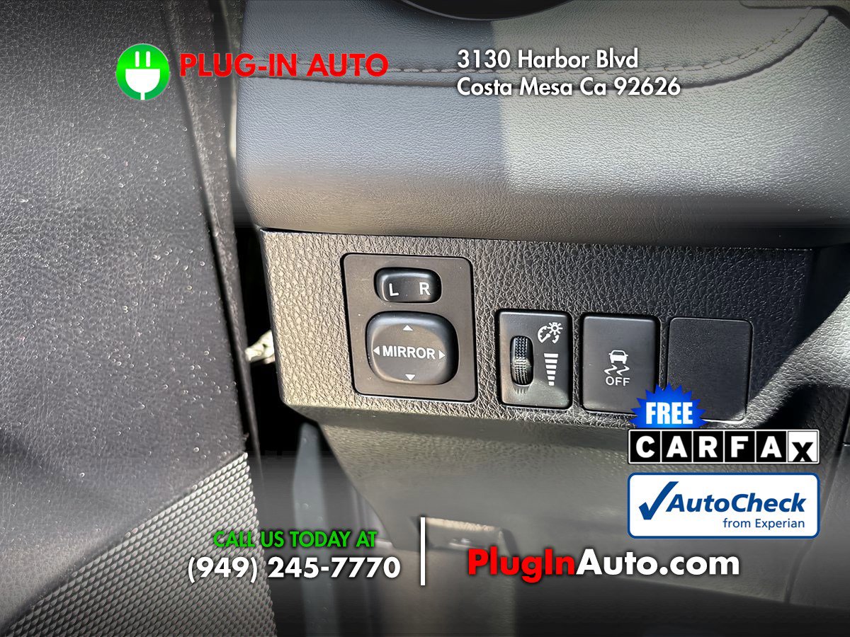 Used 2013 Toyota RAV4 XLE FWD image 18