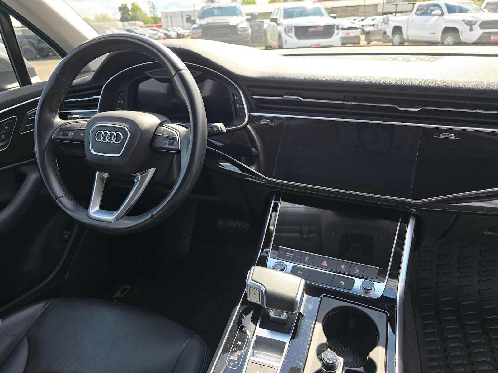 Used 2022 Audi Q7 3.0T Premium AWD/4WD image 12