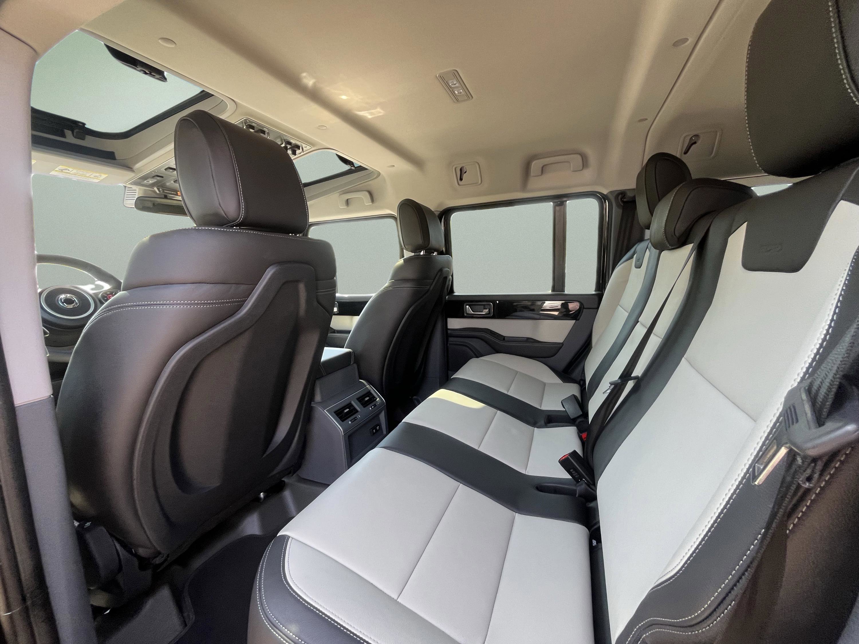 Used 2025 INEOS Grenadier Fieldmaster Edition image 25