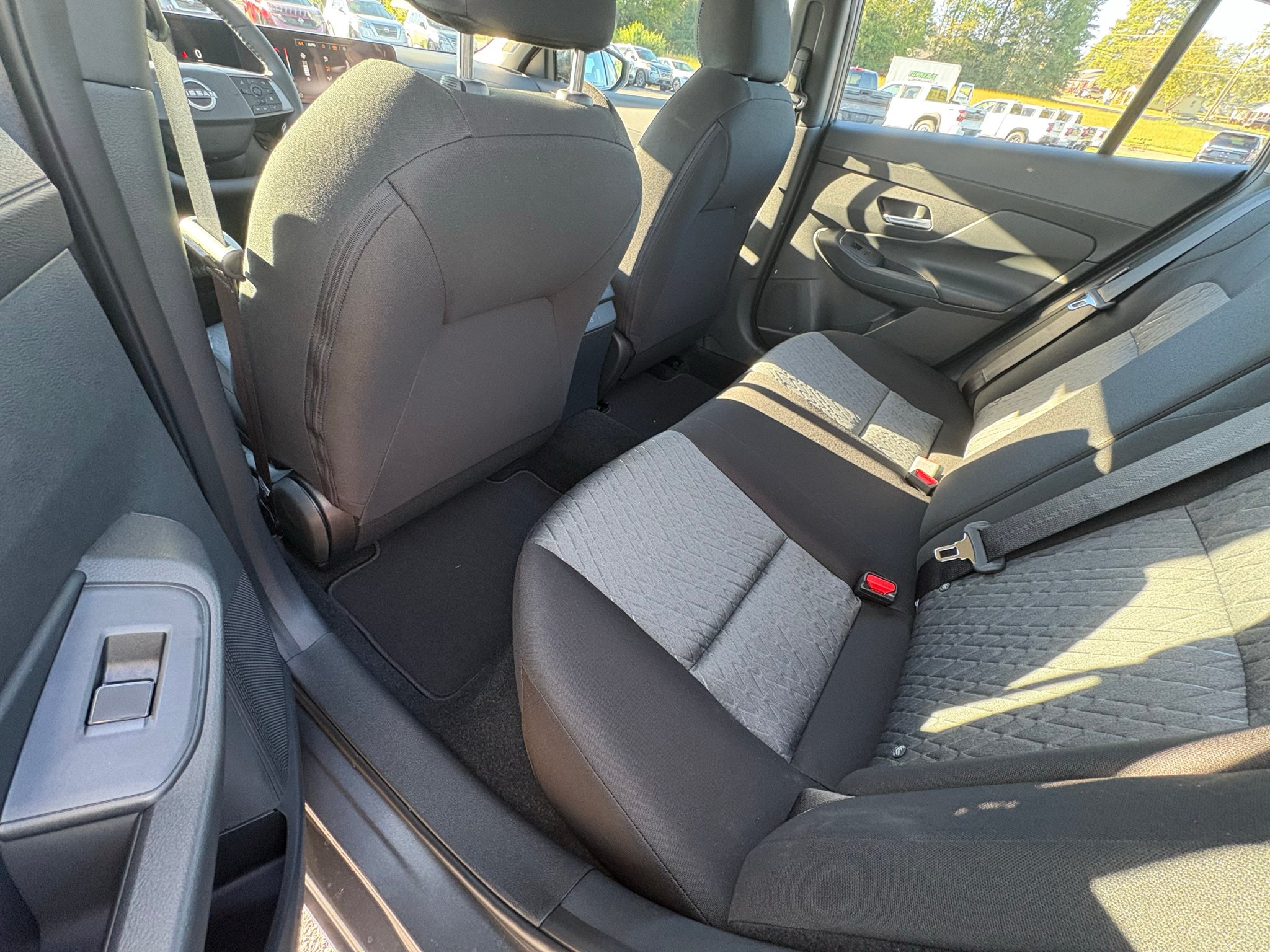 New 2027 Nissan Sentra SV w/ SV Convenience Package FWD image 30