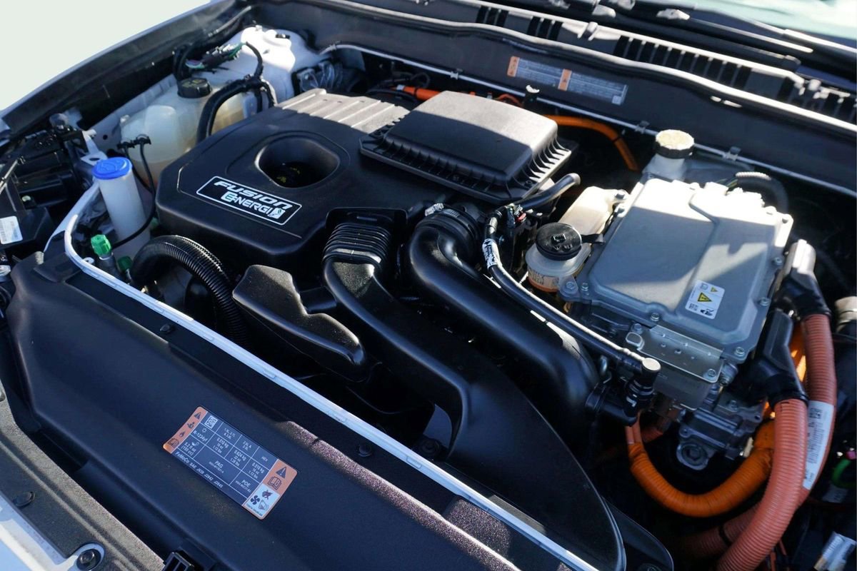 Used 2017 Ford Fusion Energi Titanium FWD image 13