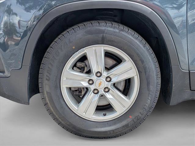 Used 2021 Chevrolet Trax LT w/ LT Convenience Package image 23