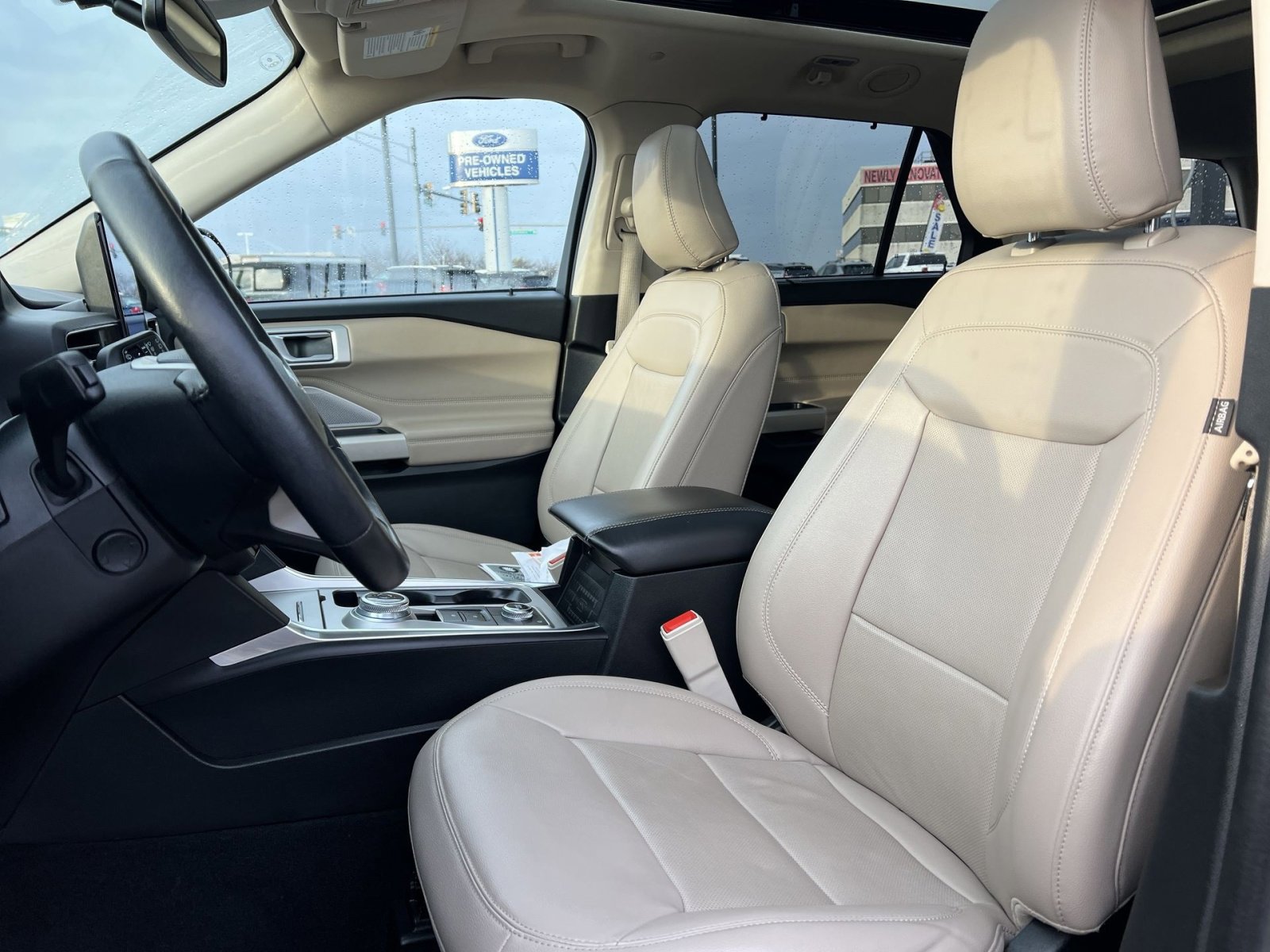 Used 2023 Ford Explorer Limited w/ Hybrid Equipment Group 310A image 13