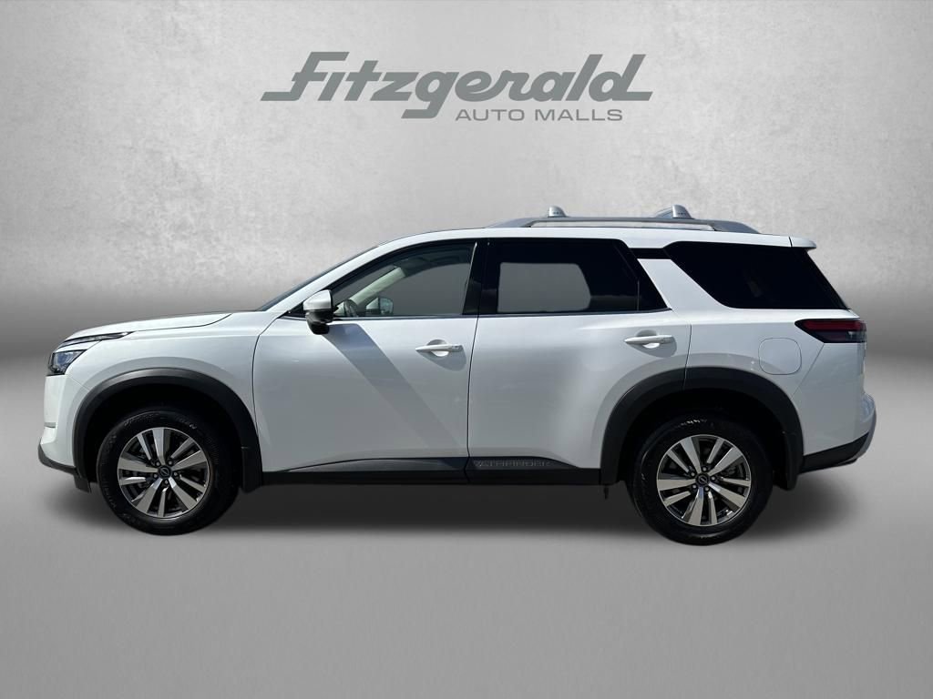 Used 2025 Nissan Pathfinder SL w/ Lighting Package (N92) image 8