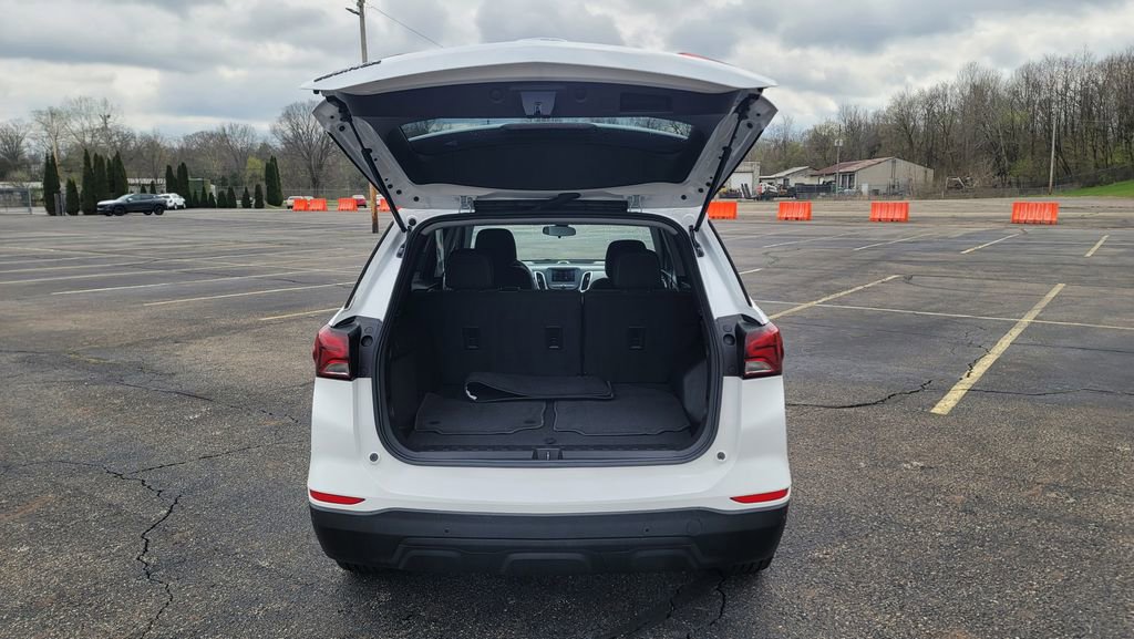 Used 2023 Chevrolet Equinox LS w/ LS Convenience Package FWD image 11