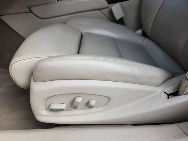 Used 2013 Cadillac XTS Luxury w/ Driver Awareness Package AWD/4WD image 14