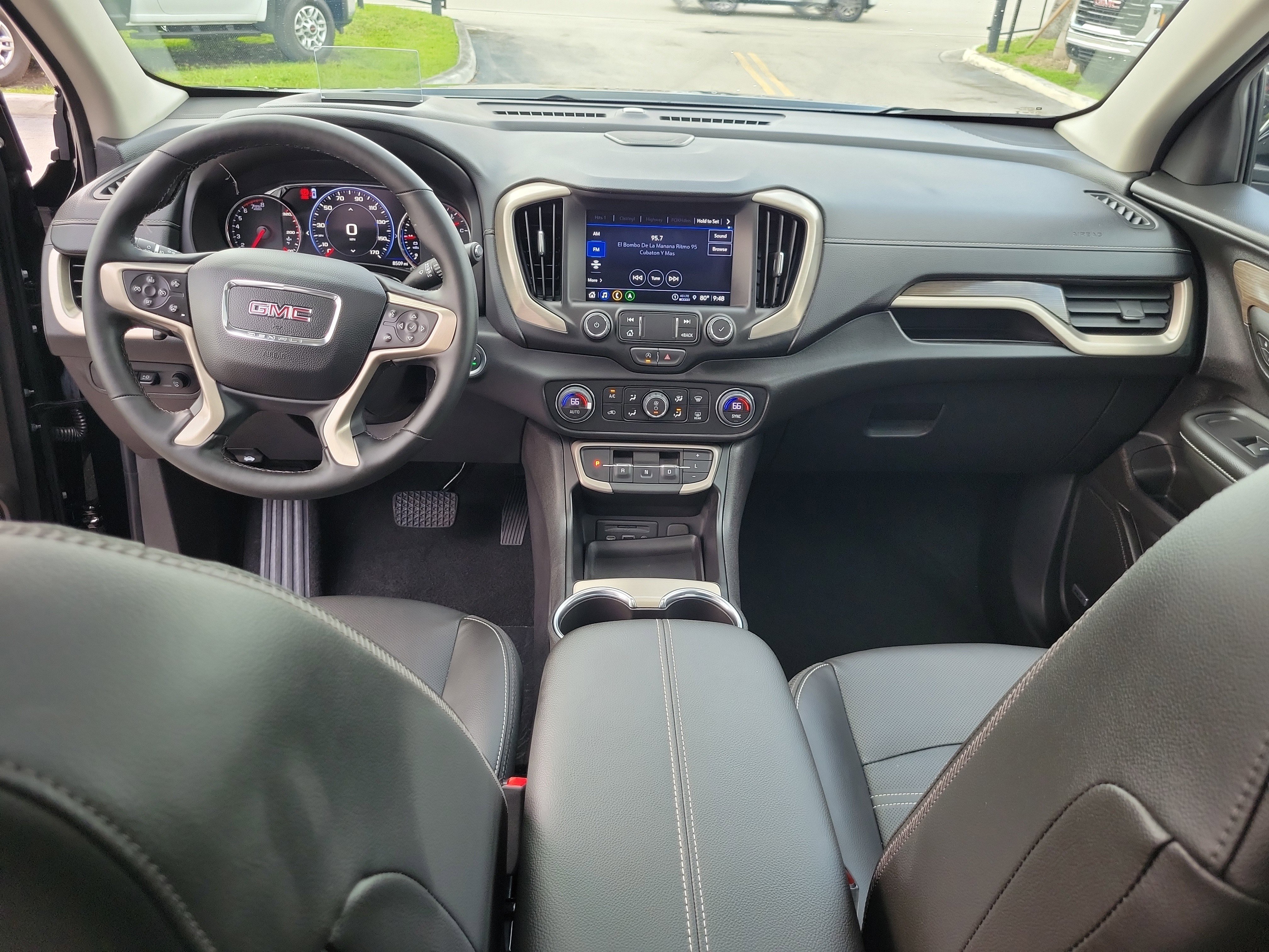 Used 2024 GMC Terrain Denali w/ Denali Premium Package image 18