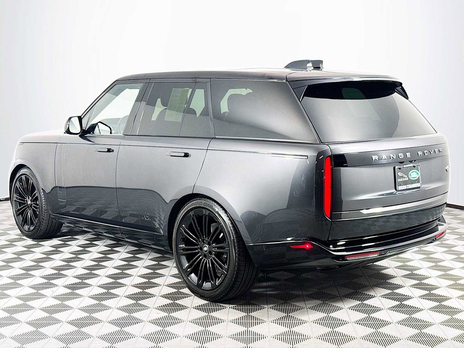 Certified 2023 Land Rover Range Rover SE image 12