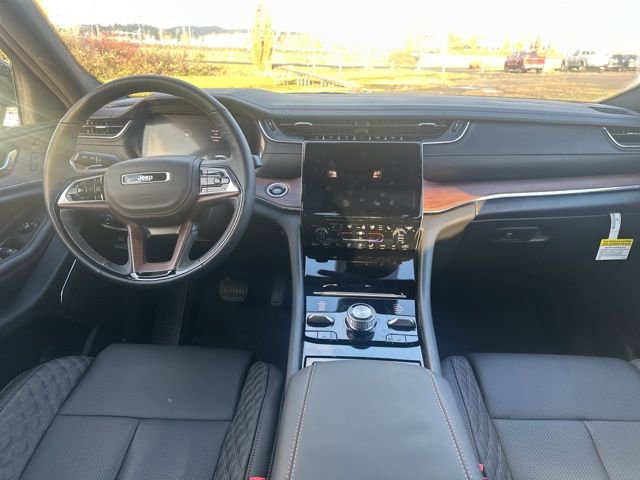 New 2025 Jeep Grand Cherokee Summit image 6