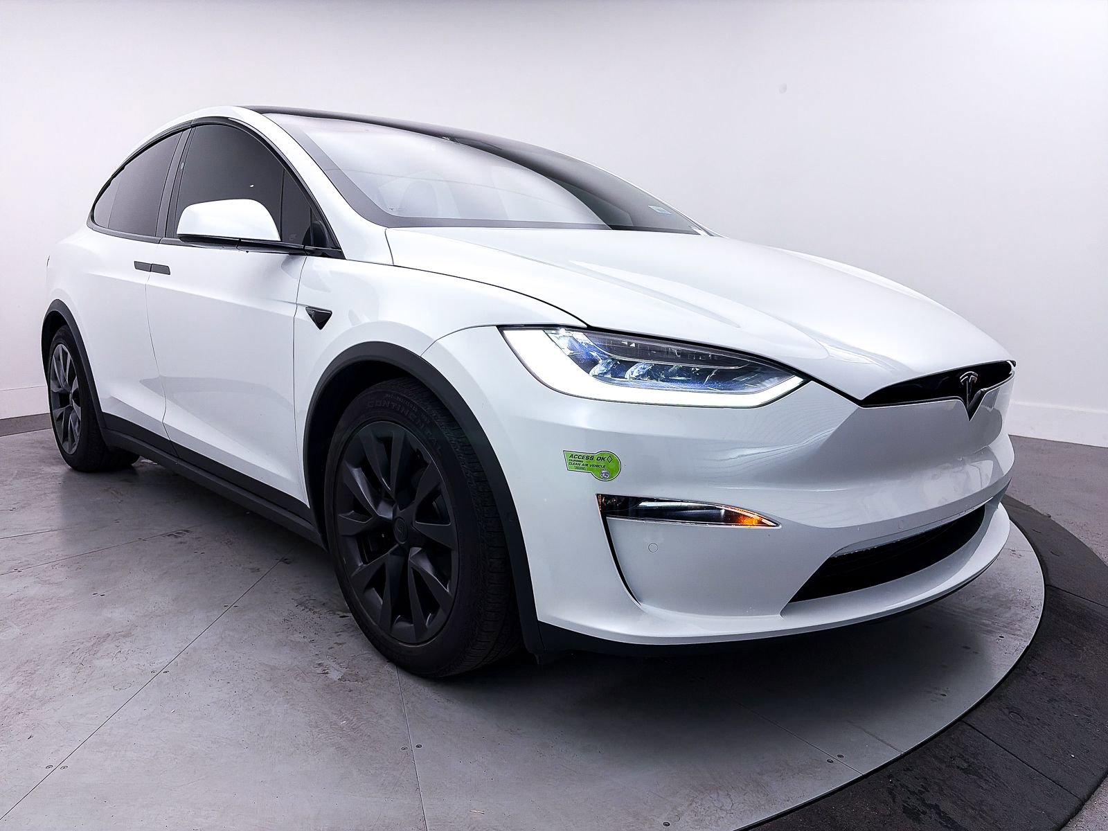 Used 2023 Tesla Model X Standard Range image 10