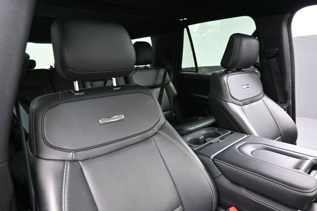 Used 2025 Ford Expedition Platinum w/ Stealth Appearance Package AWD/4WD image 30