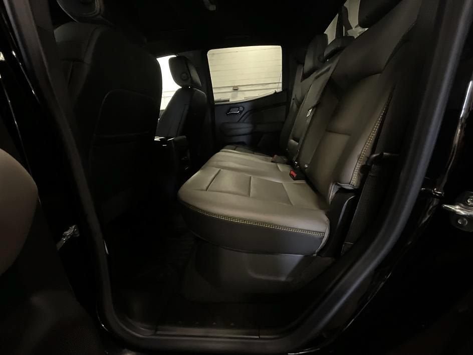 New 2026 Chevrolet Colorado ZR2 w/ Technology Package AWD/4WD image 24