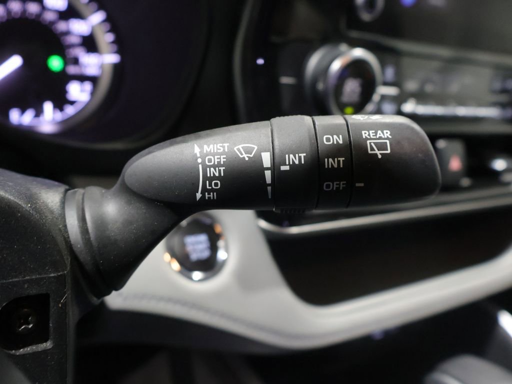 Used 2023 Toyota Highlander LE FWD image 38