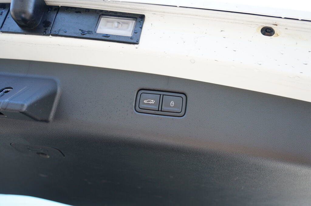 Used 2025 Genesis GV70 3.5T Sport w/ Sport Prestige Package image 14