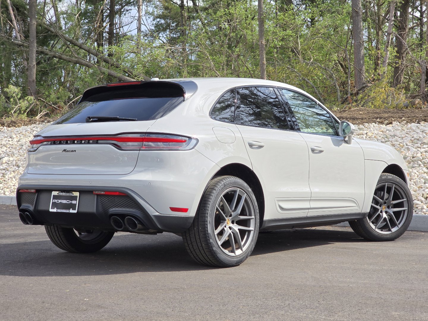 Used 2023 Porsche Macan Turbo image 34