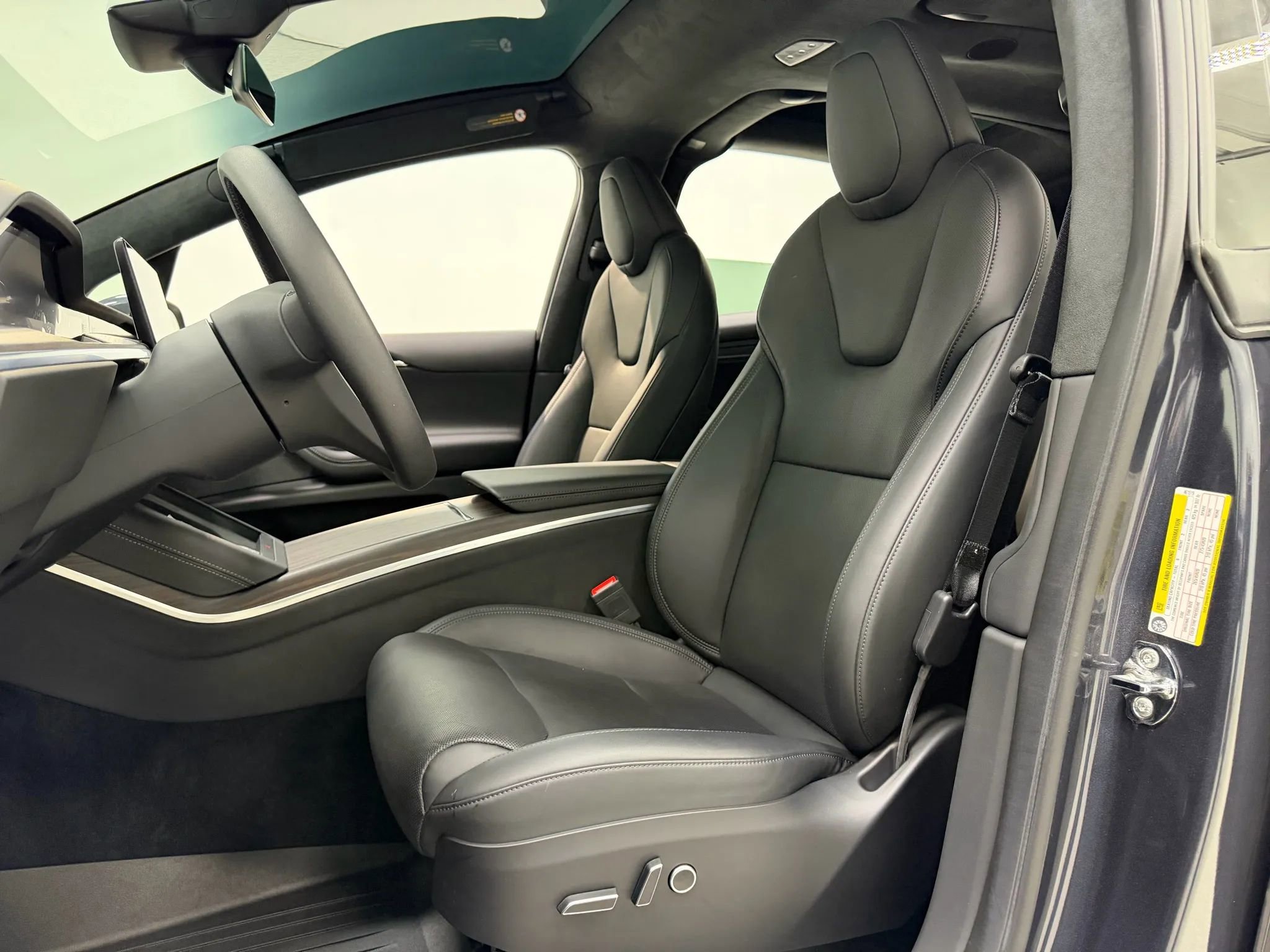 Used 2025 Tesla Model X image 15